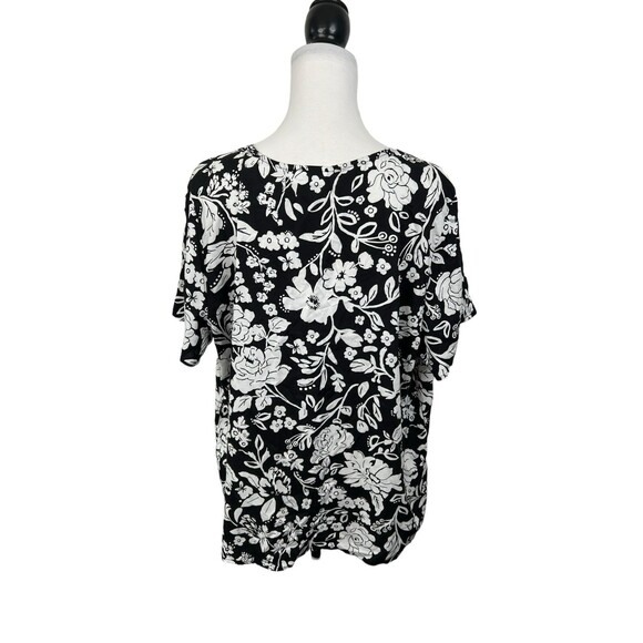 Croft & Barrow Blouse Plus XXL Tropical Floral Black & White V Neck Button Down - Picture 7 of 11